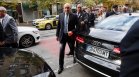 Радев с изявление пред централата на "Прогресивна България" (СНИМКИ)