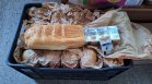 Митничари хванаха над 61 000 къса цигари, скрити в издълбани самуни хляб