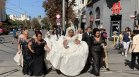 100-тина ромски сватбари пяха и танцуваха в центъра на София, полиция не се намеси (+ВИДЕО)