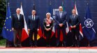 Водещите сили на НАТО в Европа засилват отбраната, но остават лоялни към САЩ