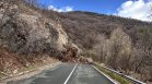 Възстановено е движението през прохода Троян - Кърнаре след свлачището
