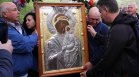 Копието на чудотворната икона на Богородица пристига в София