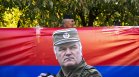 Поклон пред Ратко Младич: Тълпи се събраха преди погребението му в Белград (СНИМКИ)