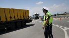 В кабината е 50 градуса: Шофьори скочиха срещу забраната за ТИР-овете в жегите
