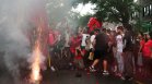 Безредици в Лондон след мача Франция - Мароко, хиляди празнуваха по улиците на Париж