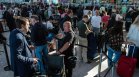 Транспортен хаос и стотици отменени полети във Великобритания