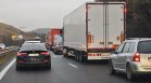 Обърнат ТИР затвори АМ "Тракия" в посока Бургас при тунел "Траянови врата"