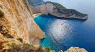 Лоша новина за българите: Затварят популярен плаж в Гърция за лятото