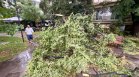 Потопът в София: Семейство с дете се размина на косъм от голяма трагедия (ВИДЕО)