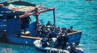 Задържаха 15 мигранти, сред които бременна и деца, край Резово