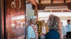 Йотова се поклони пред иконата на Пресвета Богородица "Троеручица" в Троянския манастир