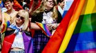 Швеция прие спорен закон -  непълнолетни ще могат да сменят пола си