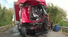 Почина българският шофьор от катастрофата между два ТИР-а