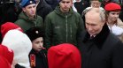 Владимир Путин утеши дъщеря на пилот, загинал във войната в Украйна