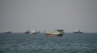 Танкер е поразен в Ормузкия проток, има двама пострадали моряци
