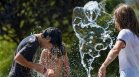38 градуса и риск за здравето: Оранжев код за опасни жеги в 21 области