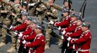Български гвардейци и Зеленски на парада в Париж за Деня на Бастилията (ВИДЕО)