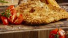 Рецепта за пилешки шницел със салата колсло