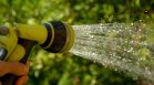 Край на разхищението на питейна вода в три общини, забранява се миенето на коли