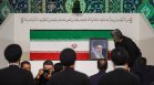 "Погребението на века": Иран изпраща Хаменей с безпрецедентни процесии и тюрбан, символ на рода на Мохамед
