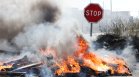 Френски рибари блокираха склад за гориво заради нарастващите цени (СНИМКИ)