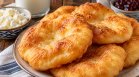 Рецепта за пухкави мекици с кисело мляко без мая