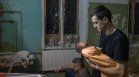 Военни се "крият" зад болни деца? Украйна евакуира спешно болници в Киев