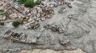 Катастрофалните наводнения в Непал взеха 162 жертви, над 400 чужденци са в неизвестност