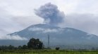 13 са загиналите туристи при изригването на вулкана в Индонезия