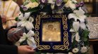 Чудотворната Хавайска икона на Богородица продължава да събира вярващи в София