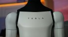 Tesla подготвя армия от роботи: Optimus скача до 1000 броя седмично