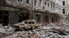 Руски ракети удариха блок в Харков, извадиха трима убити от разрушена сграда в Донецк
