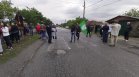 Пътна блокада в Гълъбово заради разбита настилка - пари има, ремонт - не