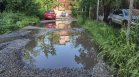 Силен дъжд отвори огромни дупки по пътищата в Смолян и наводни канализацията
