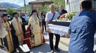Със сълзи и болка Кричим се прощава с убития Георги Кузев (СНИМКИ)