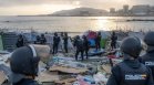 Полицейска акция на плажа: Разчистват лагер на мигранти в Сеута (СНИМКИ)