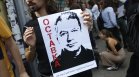 Студенти от НАТФИЗ излязоха на протест срещу ректора Мирослав Дачев (СНИМКИ)