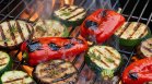 Бързо футболно мезе: Печени чушки с кисело мляко и орехи