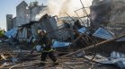 Руски авиационни бомби поразиха жилищни сгради в Краматорск (ВИДЕО)