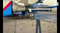 Самолет спука и четирите си гуми при кацане на летището