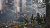 Руски дронове поразиха жилищни сгради в Киев, има десетки жертви