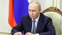 Русия намалява добива и износа на петрол и газ
