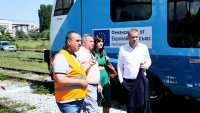 Условията за работа в железопътните депа са отчайващи, заяви министър Пеев