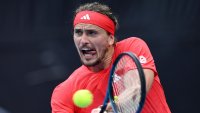 Александър Зверев отново е финалист на Australian Open след победа над Юго Умбер