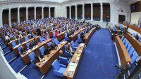 Трима министри отговарят на въпроси в парламента