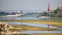 Нивото на Дунав пада критично, ограниченията остават в сила