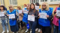 "Социално подпомагане" в Бургас на протест: Заплатите ни са мизерни