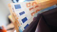 Правителството не планира замразяване на минималната работна заплата