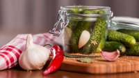 Рецепта за бързи кисели краставички