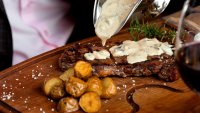 Рецепта за чеснов сос - перфектен за месо и картофи